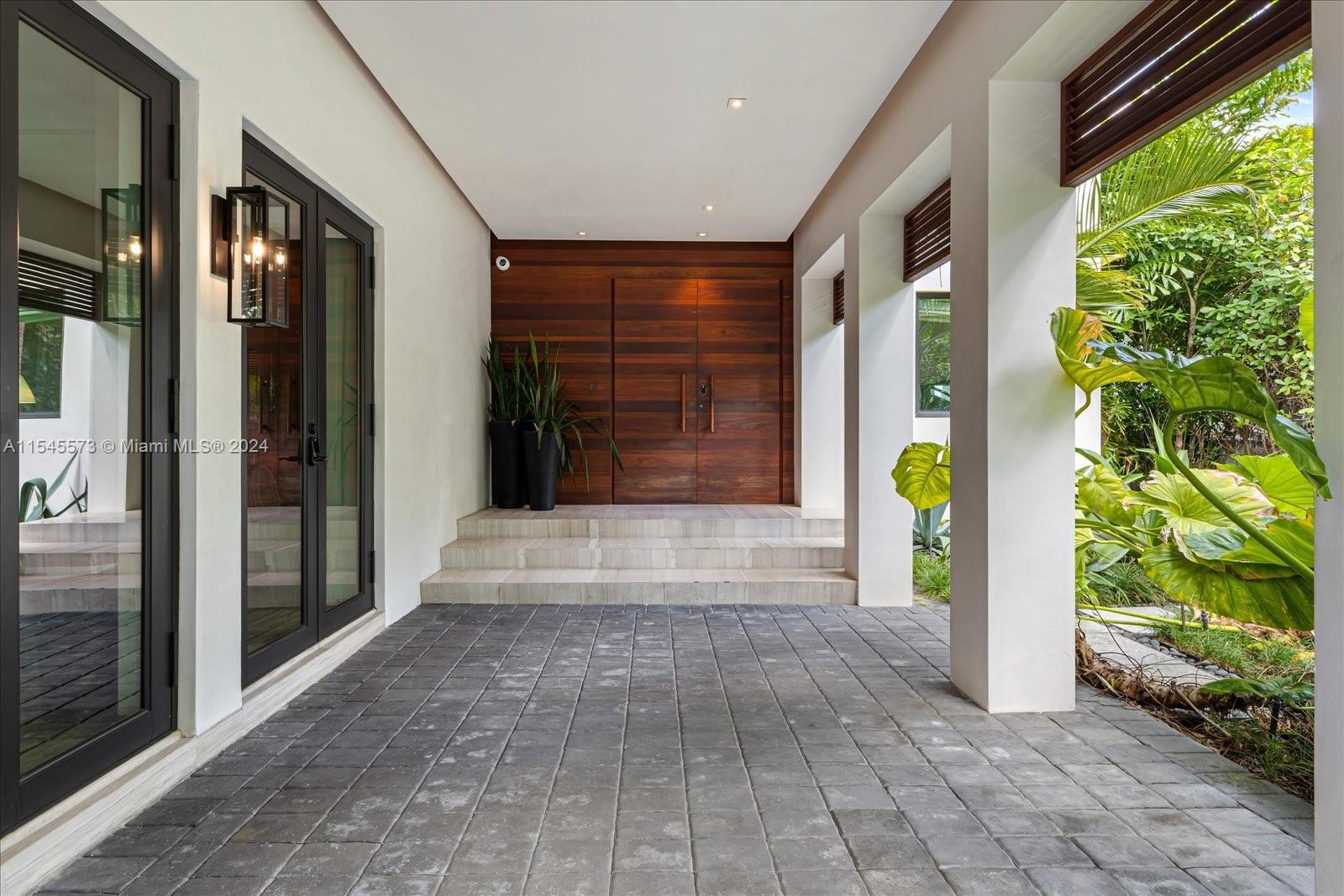 Photos of 401 E Rivo Alto Dr Miami Beach FL 33139