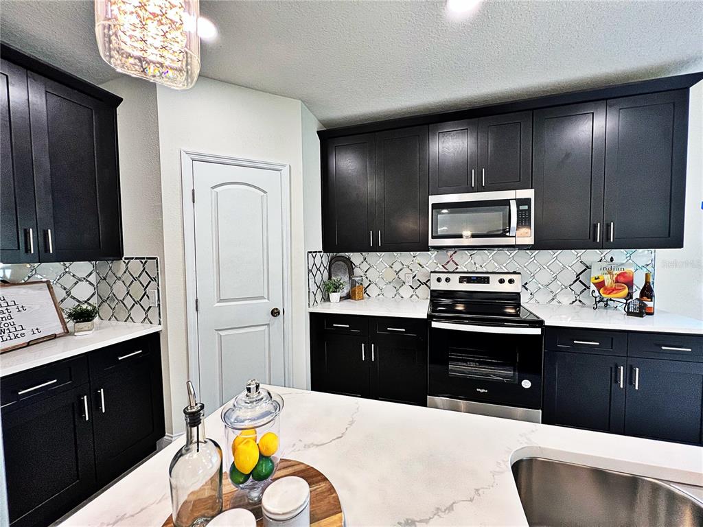 Photos of 12 E Murphy St Davenport FL 33837