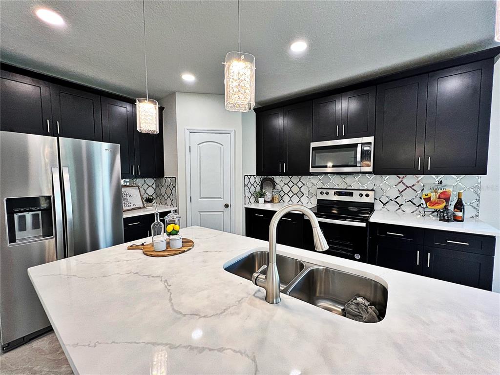 Photos of 12 E Murphy St Davenport FL 33837