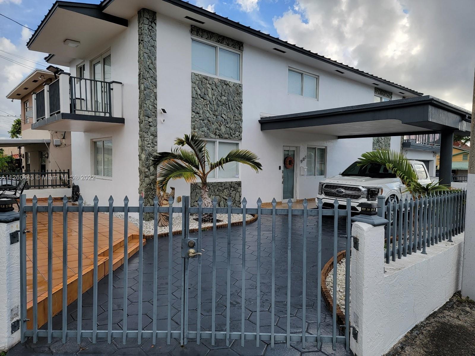Photos of 901 NW 22nd Pl Miami FL 33125